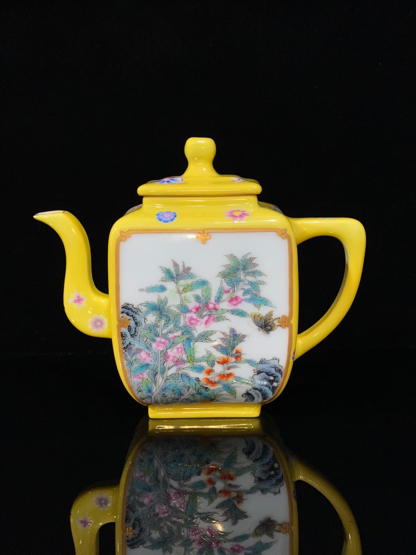 An Exquisite Famille-Rose Yellow Ground Painted Gold Flower and Bird Pattern Ewer: An Exquisite Famille-Rose Yellow Ground Painted Gold Flower and Bird Pattern Ewer,Qing Dynasty, China,Qianlong Four‑character Mark,Size:5inx2inx6.1inx3.3inx2in