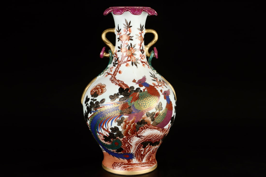 An Exquisite Enamel Painted Gold Flower and Bird Pattern Vase: An Exquisite Enamel Painted Gold Flower and Bird Pattern Vase,Qing Dynasty, China,Yongzheng Four-character Mark,Size:12.9inx7.9in 珐琅彩描金花鸟纹ல
