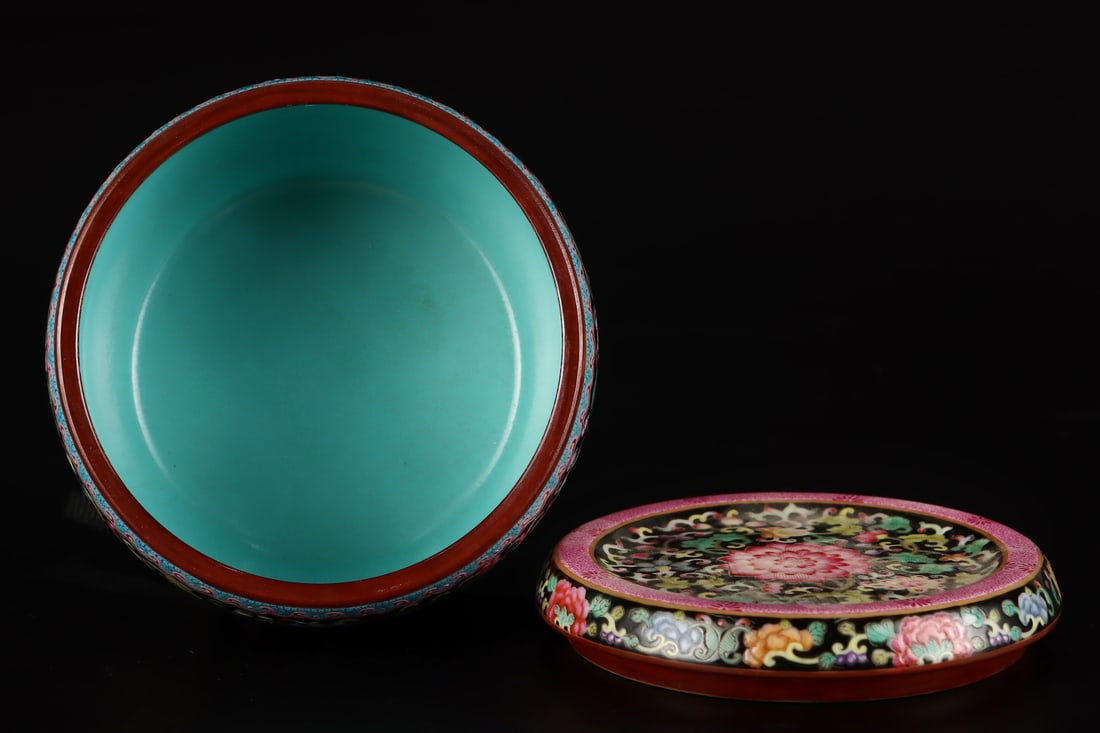An Exquisite Enamel Flower Pattern Jar - 7
