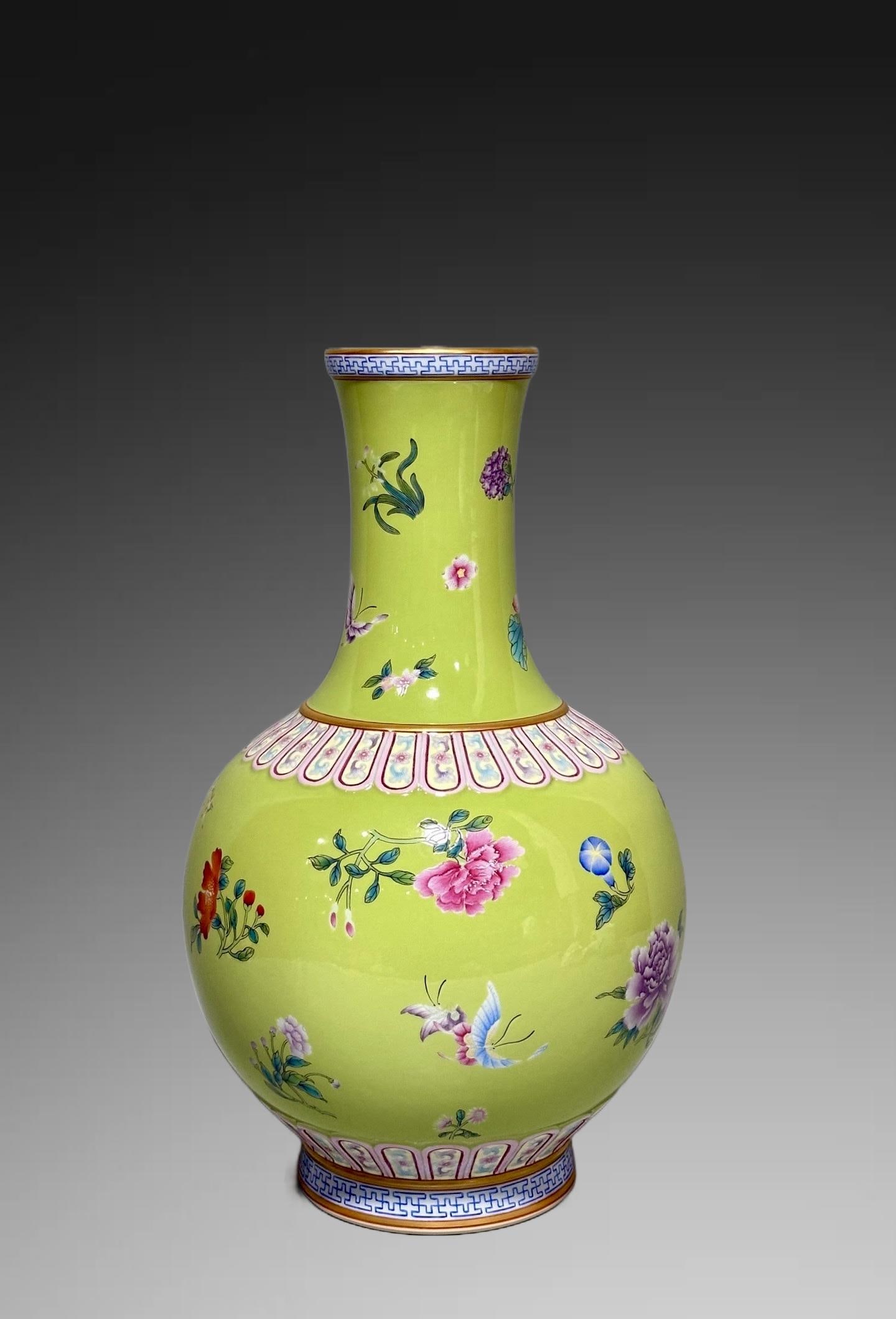 An Exquisite Apple Green Flower Pattern Vase: An Exquisite Apple Green Flower Pattern Vase,Qing Dynasty, China,Qianlong Six-character Mark,Size:12.6inx3.1inx7.7inx4.2in