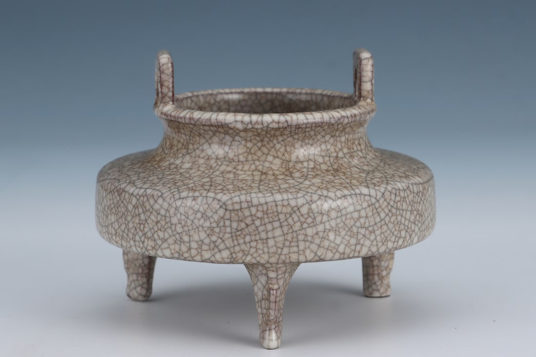 An Exquisite Ge yao Yellow Glazed Double-Ears and Tripod Censer: An Exquisite Ge yao Yellow Glazed Double-Ears and Tripod Censer,Song Dynasty,