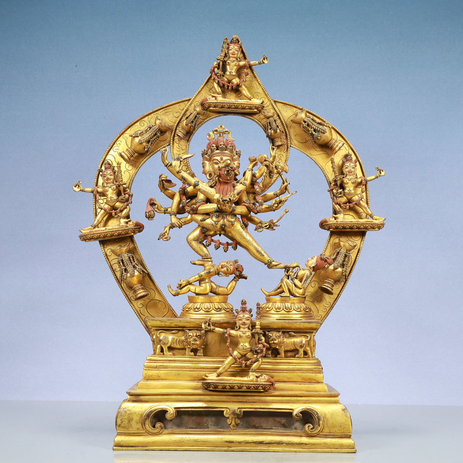 A Exquisite Gilt Bronze Buddha statue: A Exquisite Gilt Bronze Buddha statue Ming Dynasty, China Size:11inx5.5inx21.3in Weight:12700g铜鎏金佛像 中国明代 Size:28cmx14cmx54cm Weight:12700
