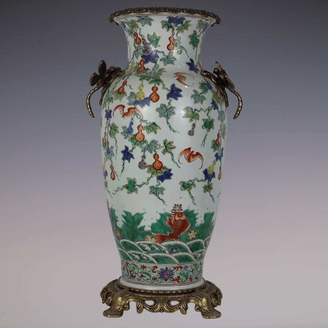 A Huge Wucai Inlaid Bronze Bats Gourd Fish Pattern Dragonfly-Ears Vase: A Huge Wucai Inlaid Bronze Bats Gourd Fish Pattern Dragonfly-Ears Vase,Qing Dynasty,China,Kangxi Six-character Mark,Size:18.9inx9.4inx7.9in五彩镶铜蝙蝠葫Ŏ