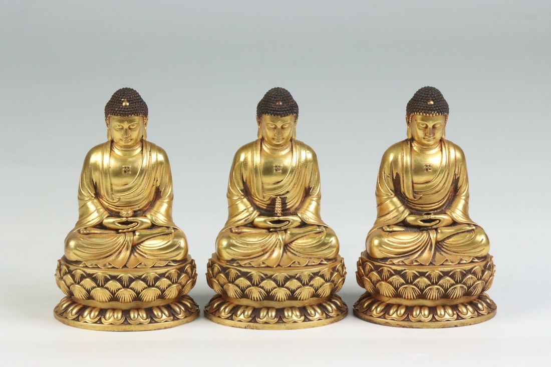 A Set of Solemn Gilt Bronze Statue of Sakyamuni: A Set of Solemn Gilt Bronze Statue of Sakyamuni,Qing