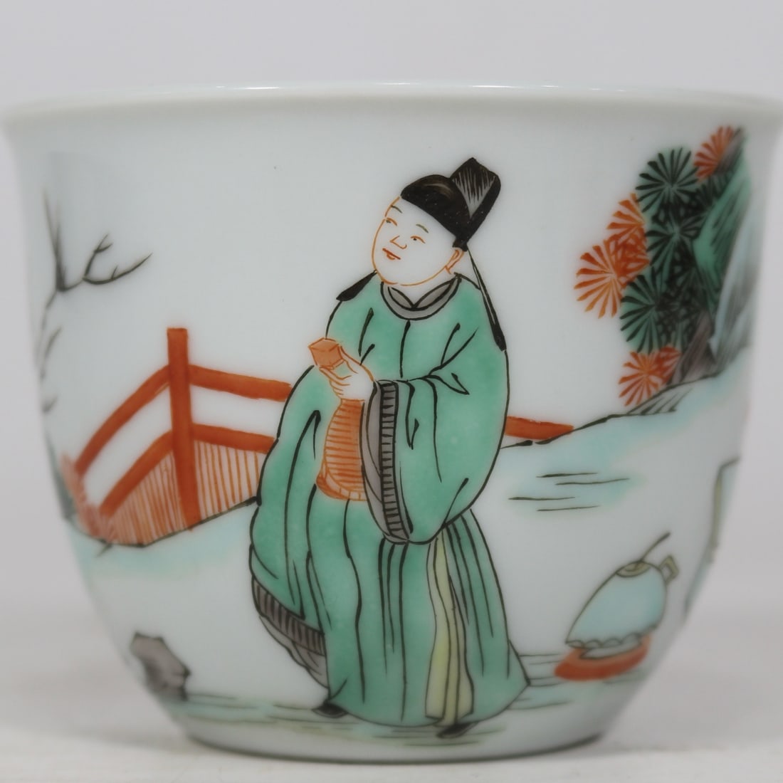 An Exquisite Wucai Figure Pattern Cup - 5