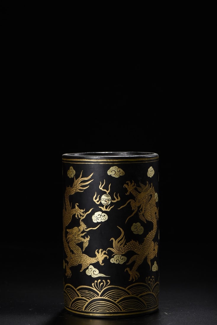 An Exquisite Wooden Painted Gold Lacquerware Seawater Auspicious Cloud and Dragon Pattern Brush Pot: An Exquisite Wooden Painted Gold Lacquerware Seawater Auspicious Cloud and Dragon Pattern Brush Pot,Qing