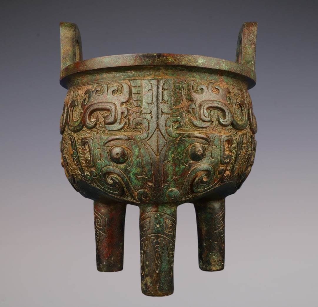An Archaic Bronze Beast-Face Pattern Double-Ears and Tripod Censer: An Archaic Bronze Beast-Face Pattern Double-Ears and Tripod Censer,W.Zhou ,