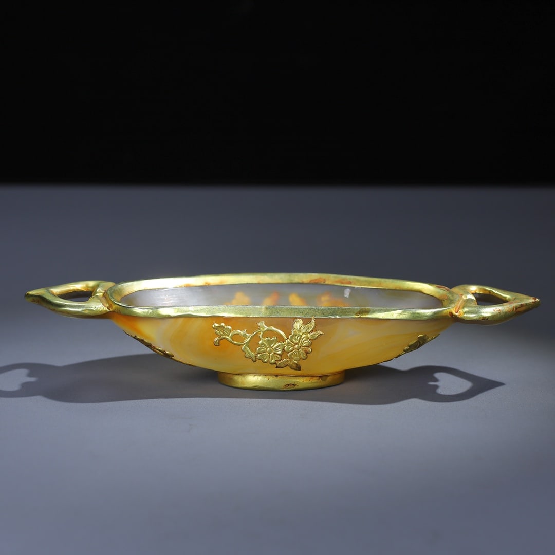 An Exquisite Agate Cover with Gold Flower Pattern Double-Ears Plate (1 of 10)