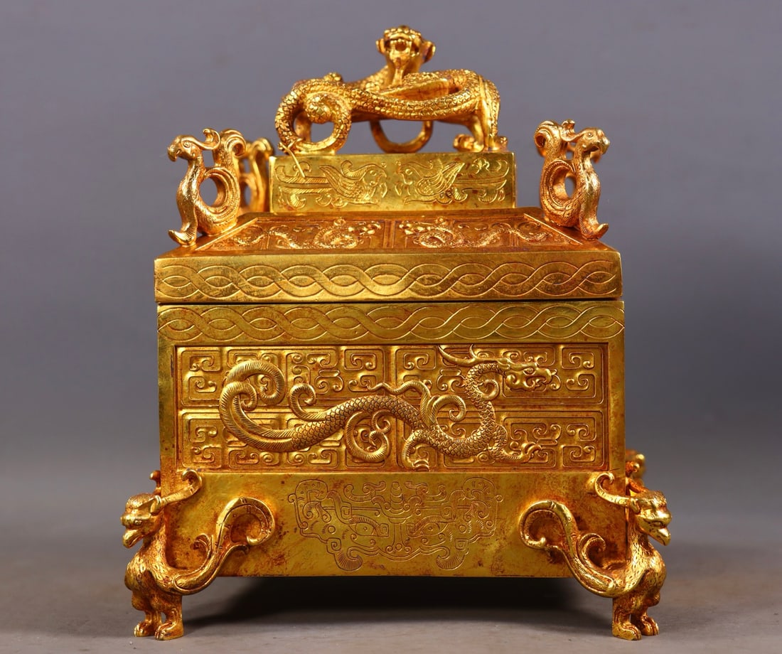 A Set of Fine Gilt Bronze Dragon Pattern Dragon-Shaped Seals: A Set of Fine Gilt Bronze Dragon Pattern Dragon-Shaped Seals,Qing Dynasty,China,Size:(Total)7.9in,(Box)6.5inx6.7inx5.5in,2.6inx3.1inx2.2in,3.5inx2in,Total