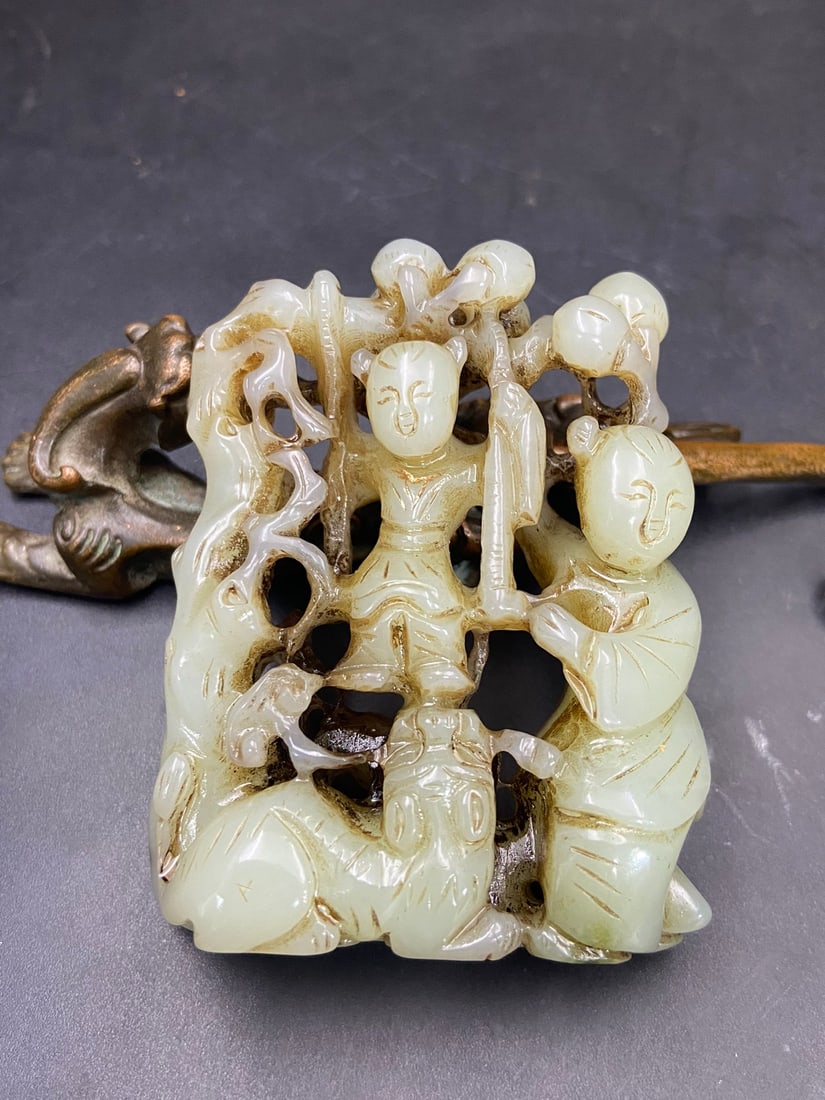 An Exquisite White Jade Hollow Figure Auspicious Beast Ornament: An Exquisite White Jade Hollow Figure Auspicious Beast Ornament,Qing