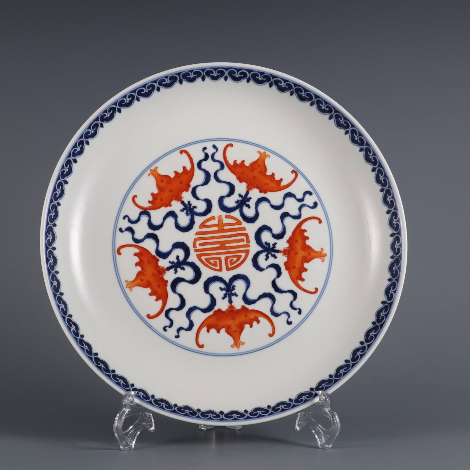 An Exquisite Blue and White Iron-Red Glazed Bats and Peach Pattern Plate: An Exquisite Blue and White Iron-Red Glazed Bats and Peach Pattern Plate,Qing Dynasty, China,Qianlong Six-character Mark,Size:1.8inx10.8in青花矾红釉福寿ಬ