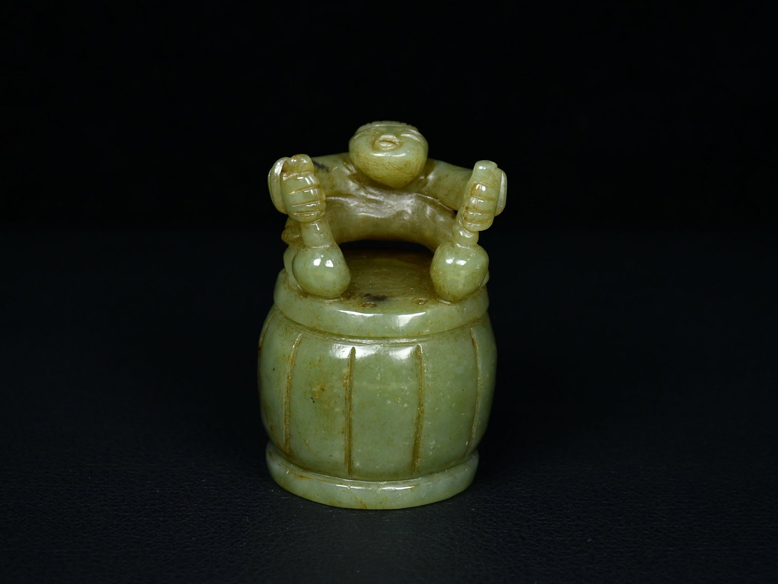 An Exquisite Sapphire Figure Pattern Ornament: An Exquisite Sapphire Figure Pattern Ornament,Qing Dynasty,