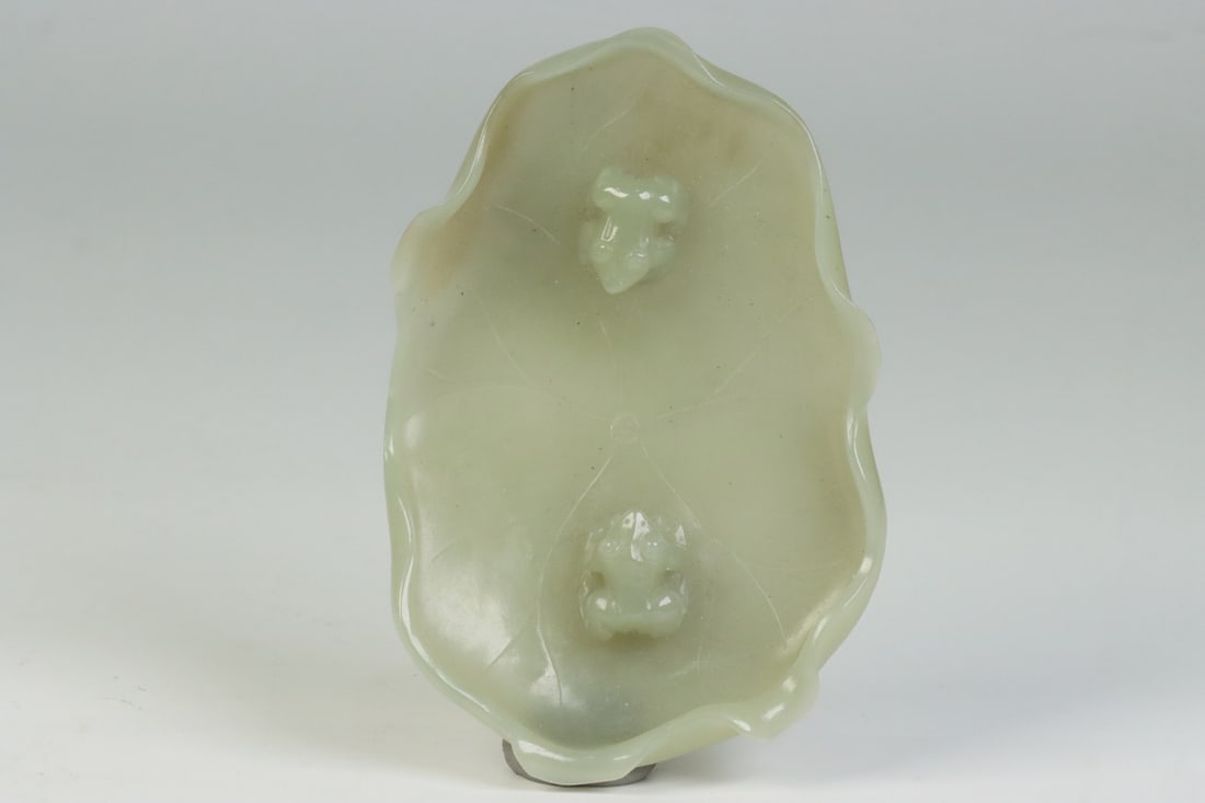 An Exquisite White Jade Frog Pattern Brush Washer (1 of 9)