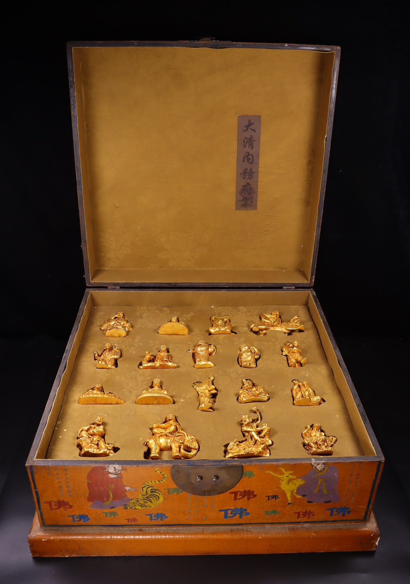 A Set of Fine Gilt Bronze Statue of Arhat Ornaments: A Set of Fine Gilt Bronze Statue of Arhat Ornaments,Qing Dynasty,China,Size:4.3inx3.1inx1.2in,Weight:6780g一套铜鎏金十八罗汉像摆ߥ