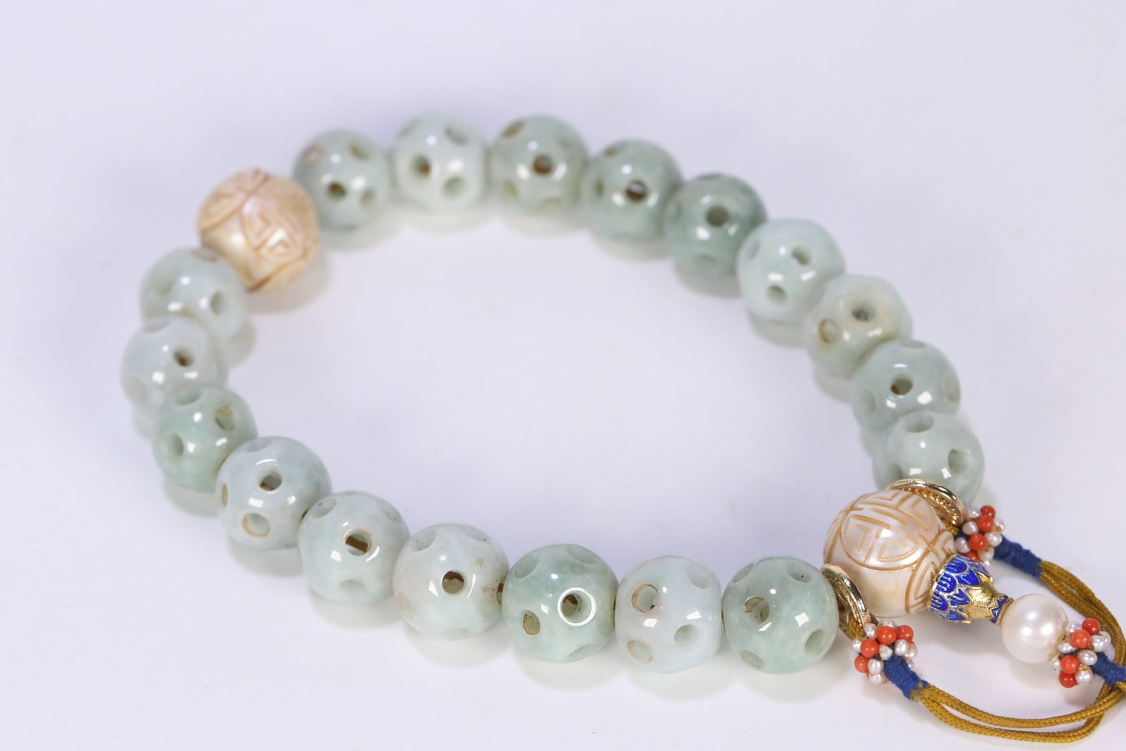 An Exquisite Jadeite Bracelets - 2
