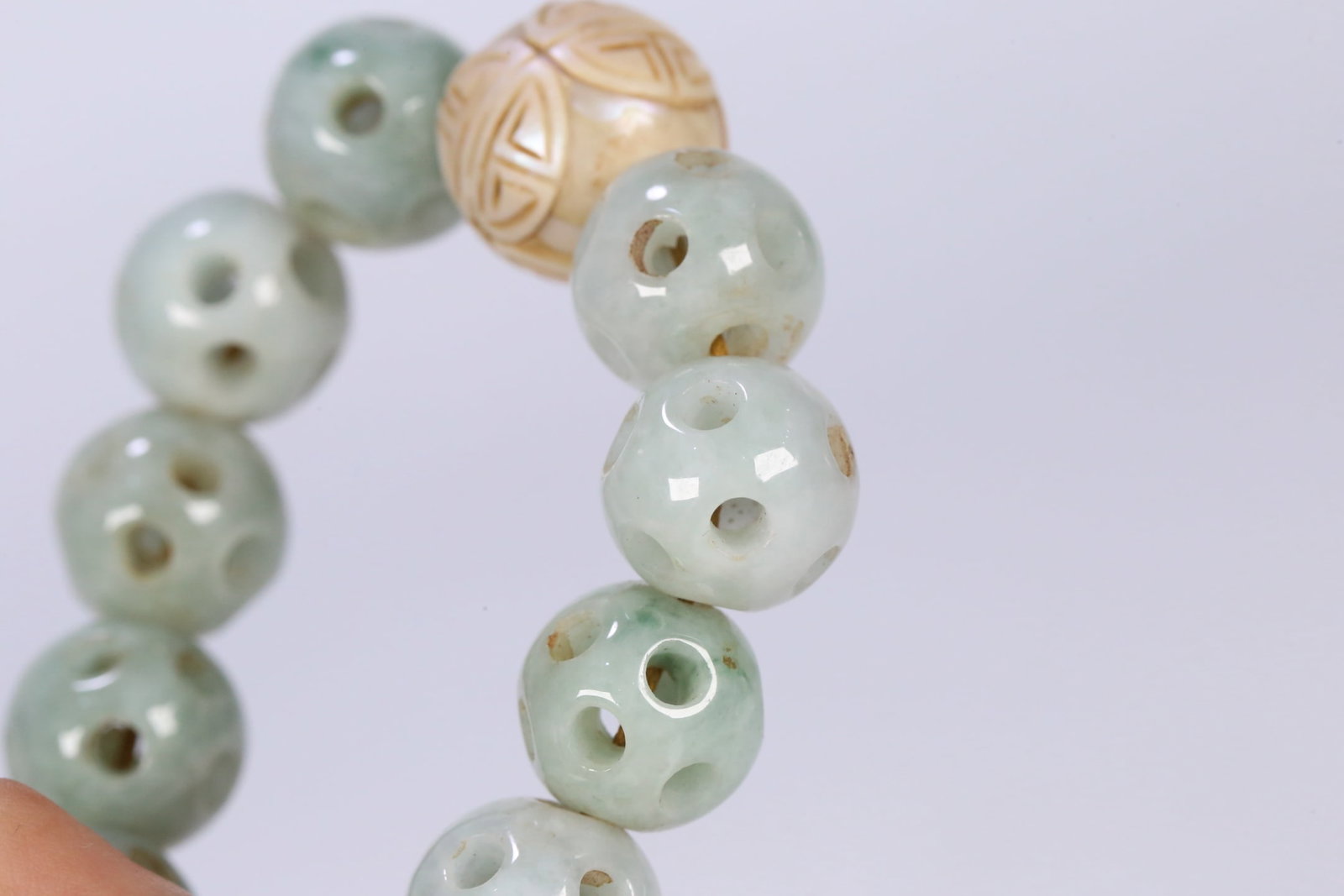 An Exquisite Jadeite Bracelets - 6