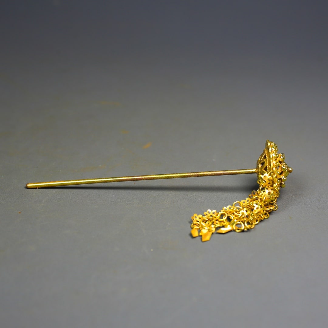 An Exquisite Gilt Silver Hollow Hairpin (1 of 11)
