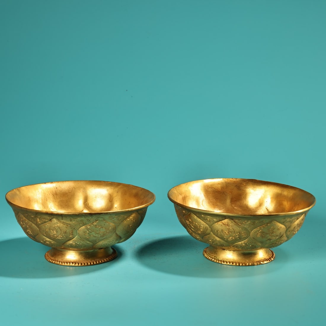 A Pair of Exquisite Gilt Bronze Bowls: A Pair of Exquisite Gilt Bronze Bowls,Qing Dynasty,China,Size:2.2inx5.1in,Total