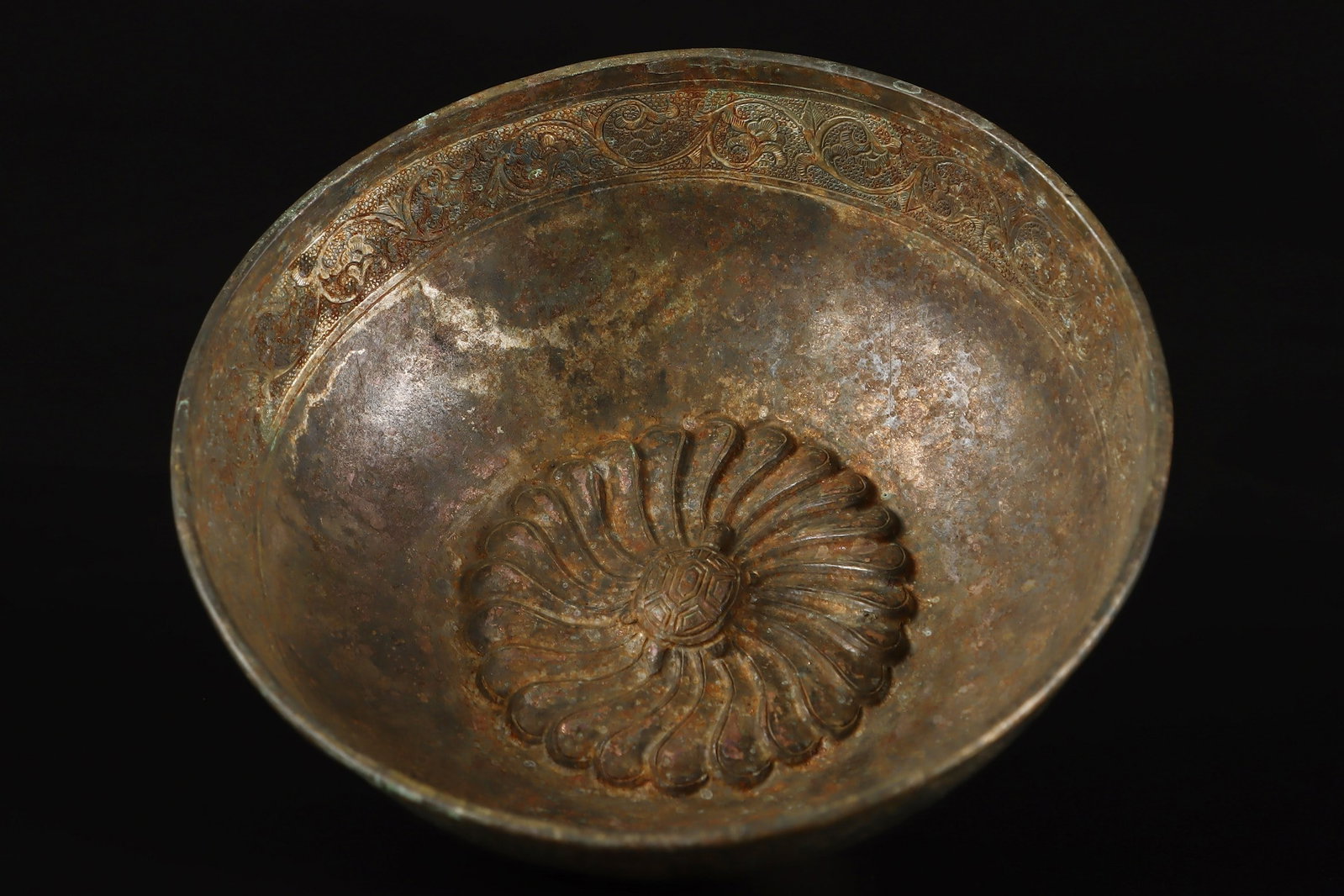 An Exquisite Bronze Turtle Pattern Bowl - 5