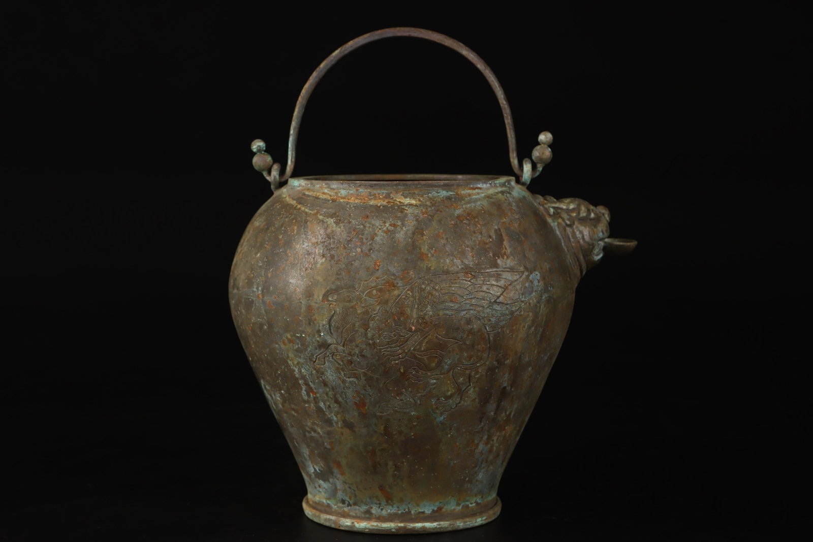 An Exquisite Silver-Gilt Bronze Animal Pattern Loop-Handled Pot - 2