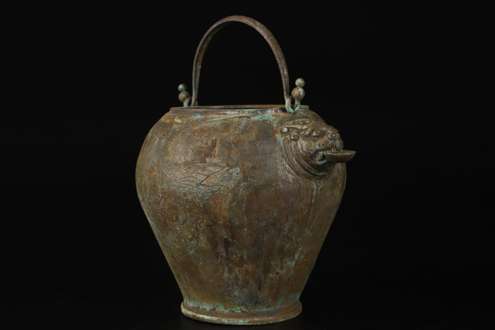 An Exquisite Silver-Gilt Bronze Animal Pattern Loop-Handled Pot - 3