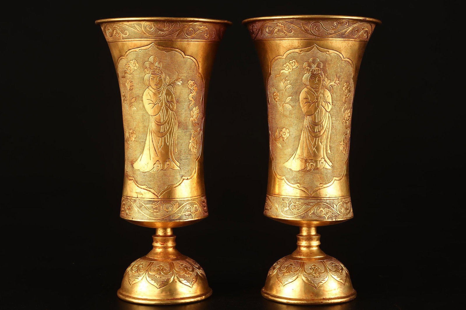 A Pair of Exquisite Gilt Bronze Figure Pattern Stem Cups: A Pair of Exquisite Gilt Bronze Figure Pattern Stem Cups,Tang Dynasty,China,Size:8.7inx4.3in,Total