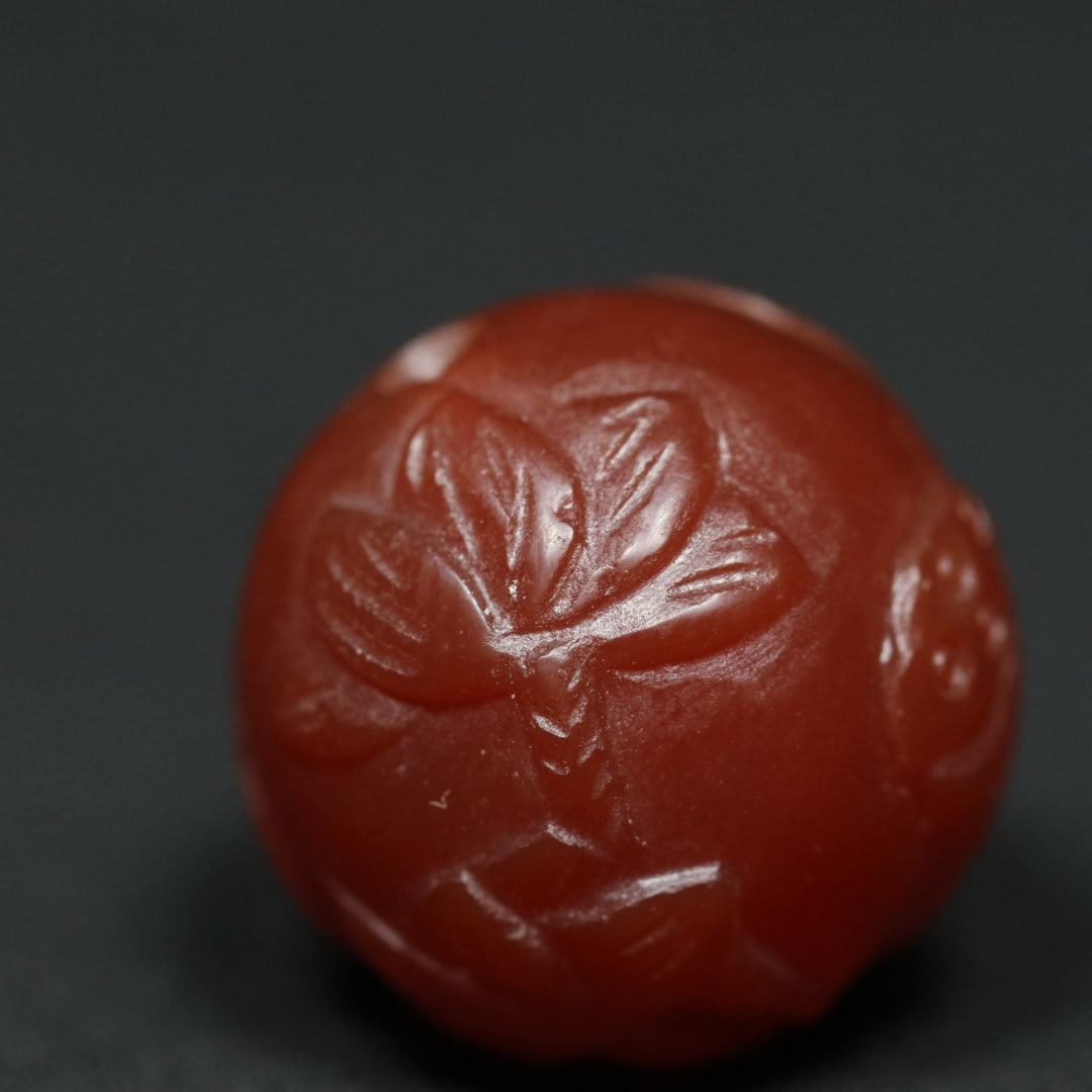 An Exquisite Agate Lotus Pattern Bead - 8