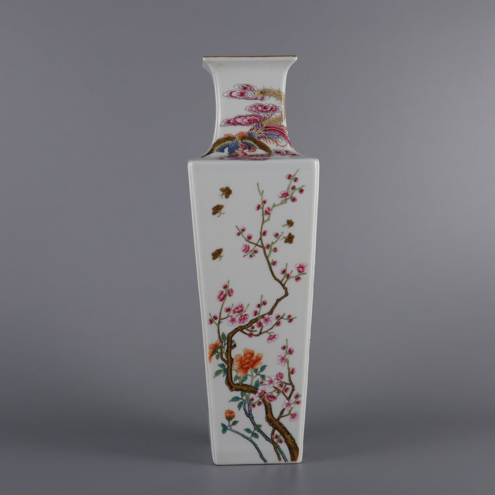 A Rare Famille-Rose Painted Gold Flower and Phoenix Pattern Vase: A Rare Famille-Rose Painted Gold Flower and Phoenix Pattern Vase,Qing Dynasty, China,Qianlong Six-character Mark,Size:13.8inx4.3inx3.1in粉彩描金花卉凤纹