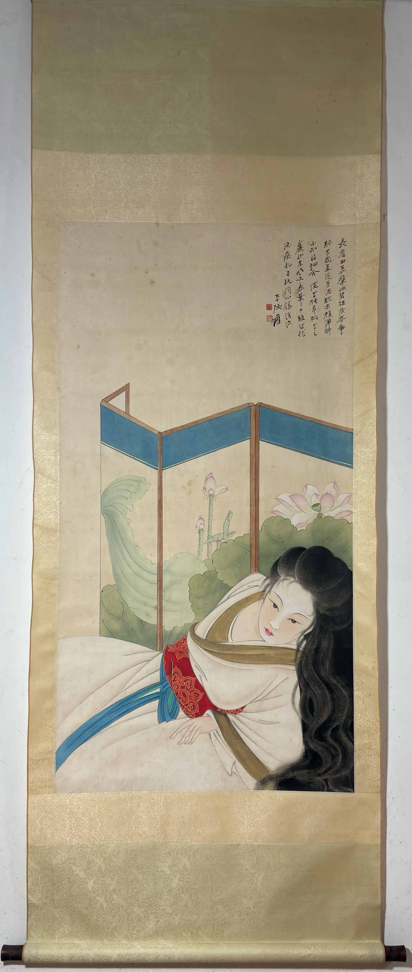 A Chinese Vertical Scroll Ink Painting of Woman on Paper,Zhang Daqian: A Chinese Vertical Scroll Ink Painting of Woman on Paper,Zhang Daqian,Size:(Without frame)51.2inx26.8in一幅中国水墨仕女图立轴,张