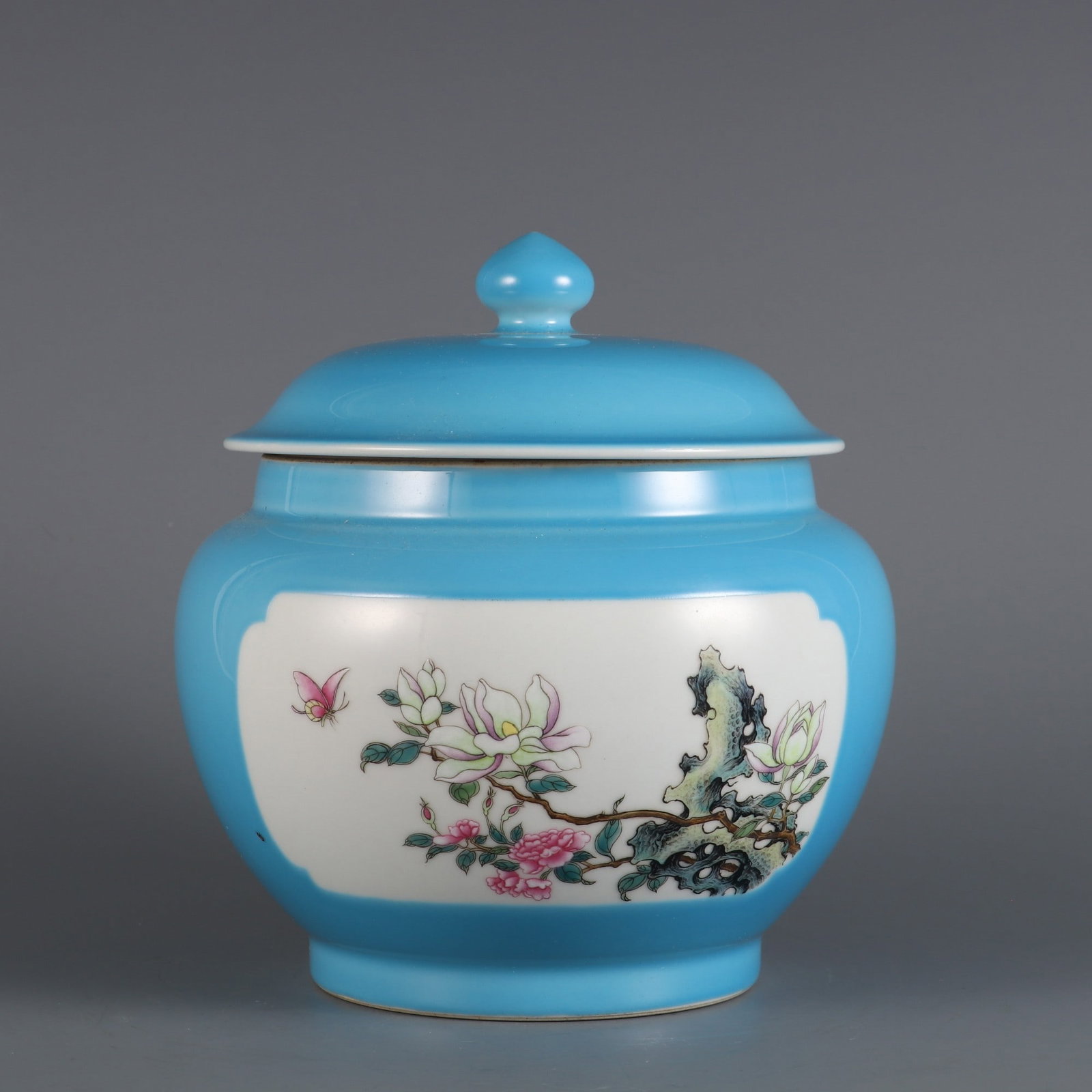 An Exquisite Sky Blue Glazed Famille-Rose Flower Pattern Tea Caddy: An Exquisite Sky Blue Glazed Famille-Rose Flower Pattern Tea Caddy,Qing Dynasty, China,Yongzheng Four-character Mark,Size:7.4inx6.7in天蓝釉粉彩花卉纹