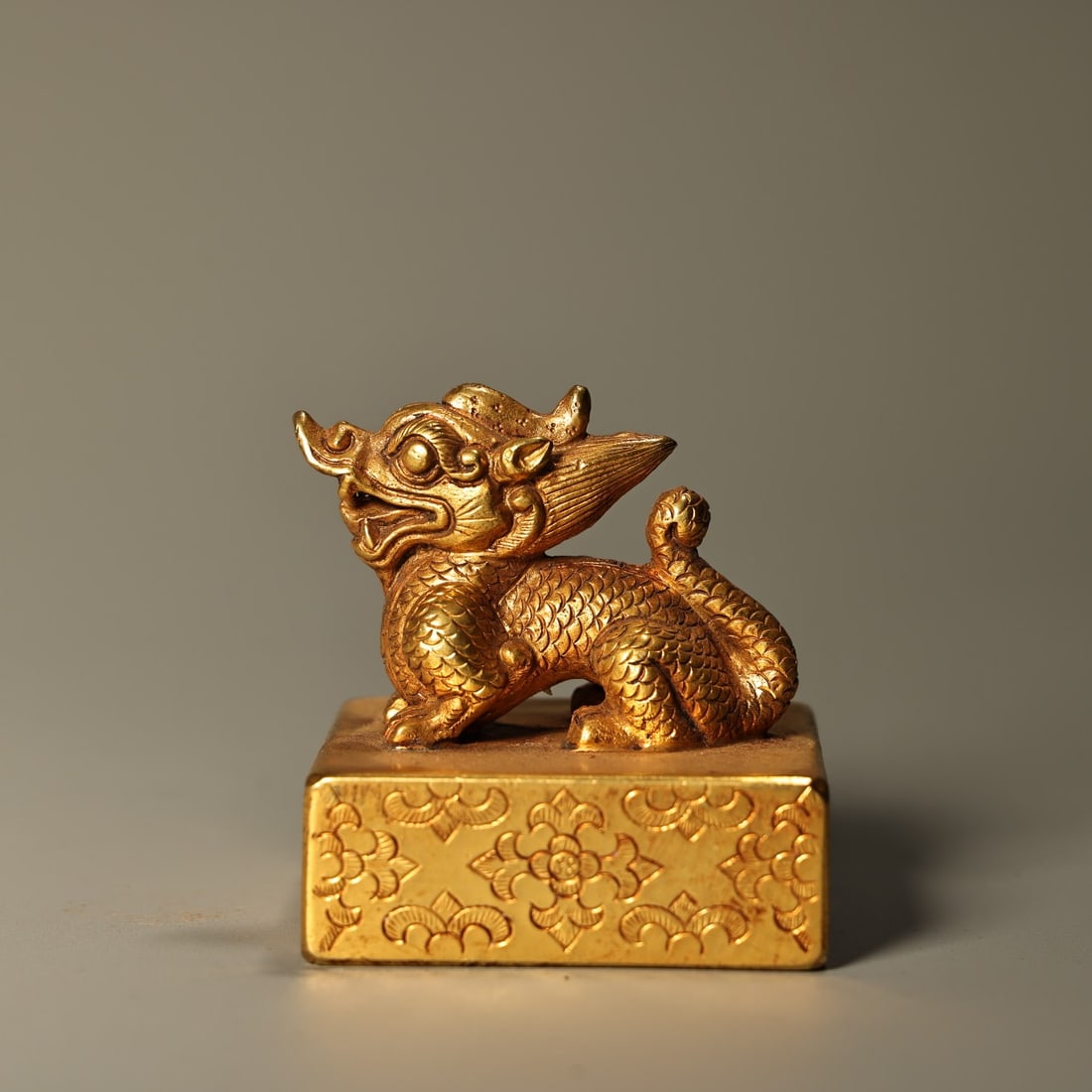 An Exquisite Gilt Bronze Kylin-Shaped Seal (1 of 9)