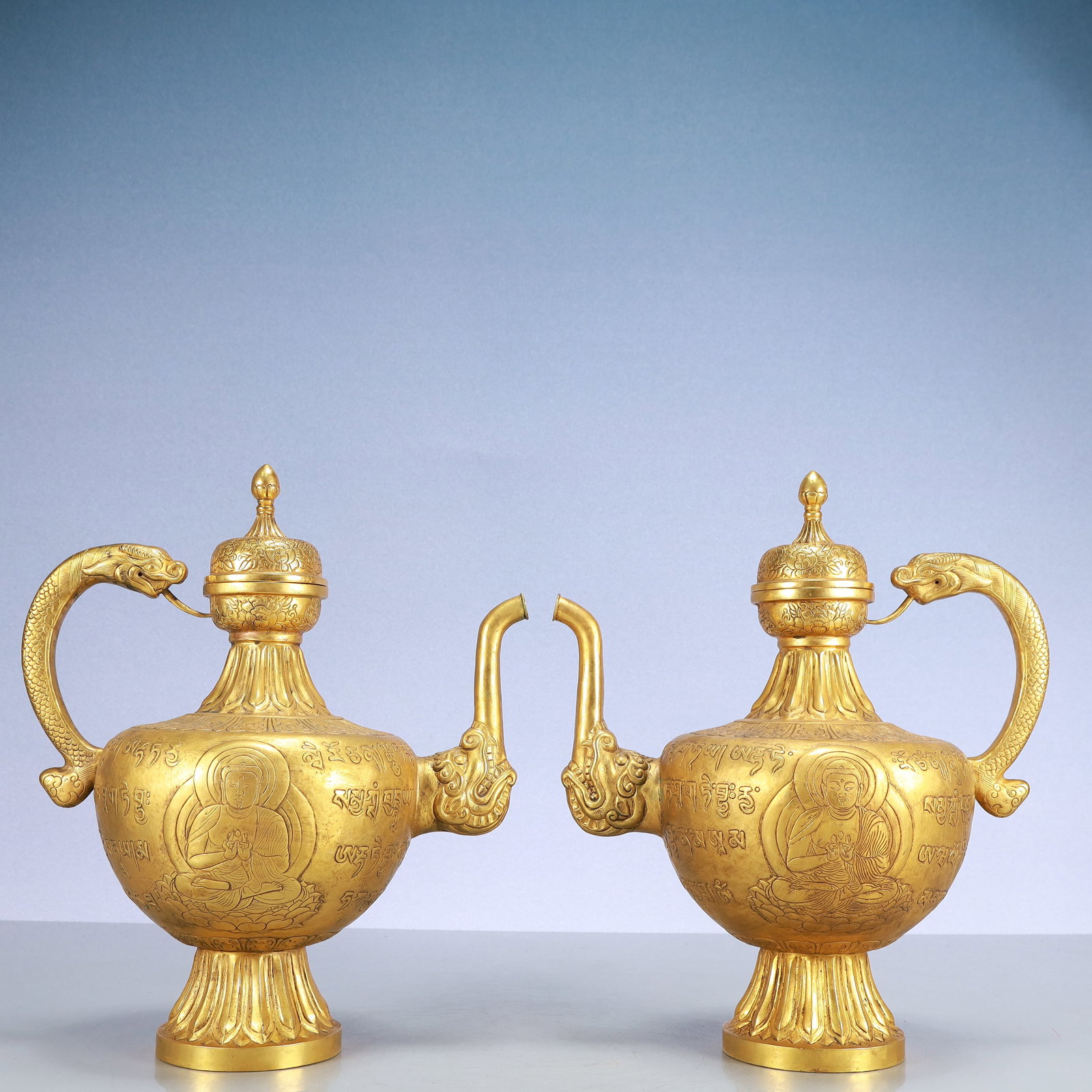 A Exquisite A pair of Gilt Bronze Buddha statue Pattern Lotus Pattern -With Inscription Ewer (1 of 20)