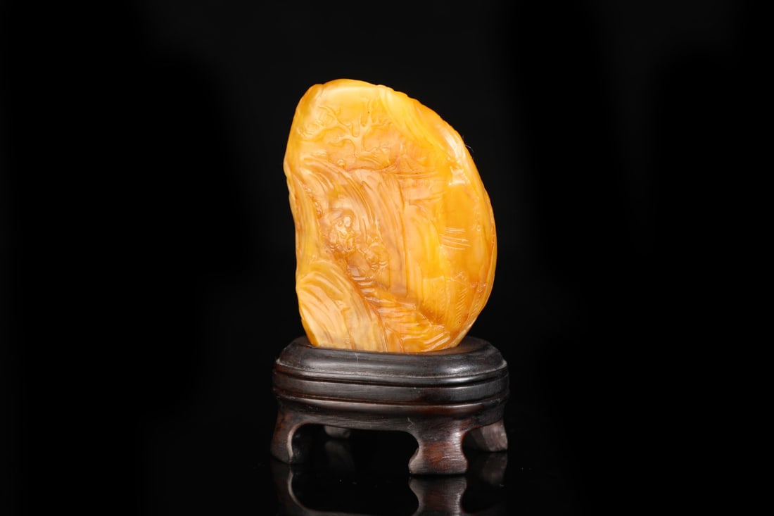 An Exquisite Tianhuang Stone Landscape and Figure Pattern Ornament: An Exquisite Tianhuang Stone Landscape and Figure Pattern Ornament,Qing Dynasty,China,Size:2.6inx1.8inx1.2in,Weight:132g田黄石山水人物纹摆件