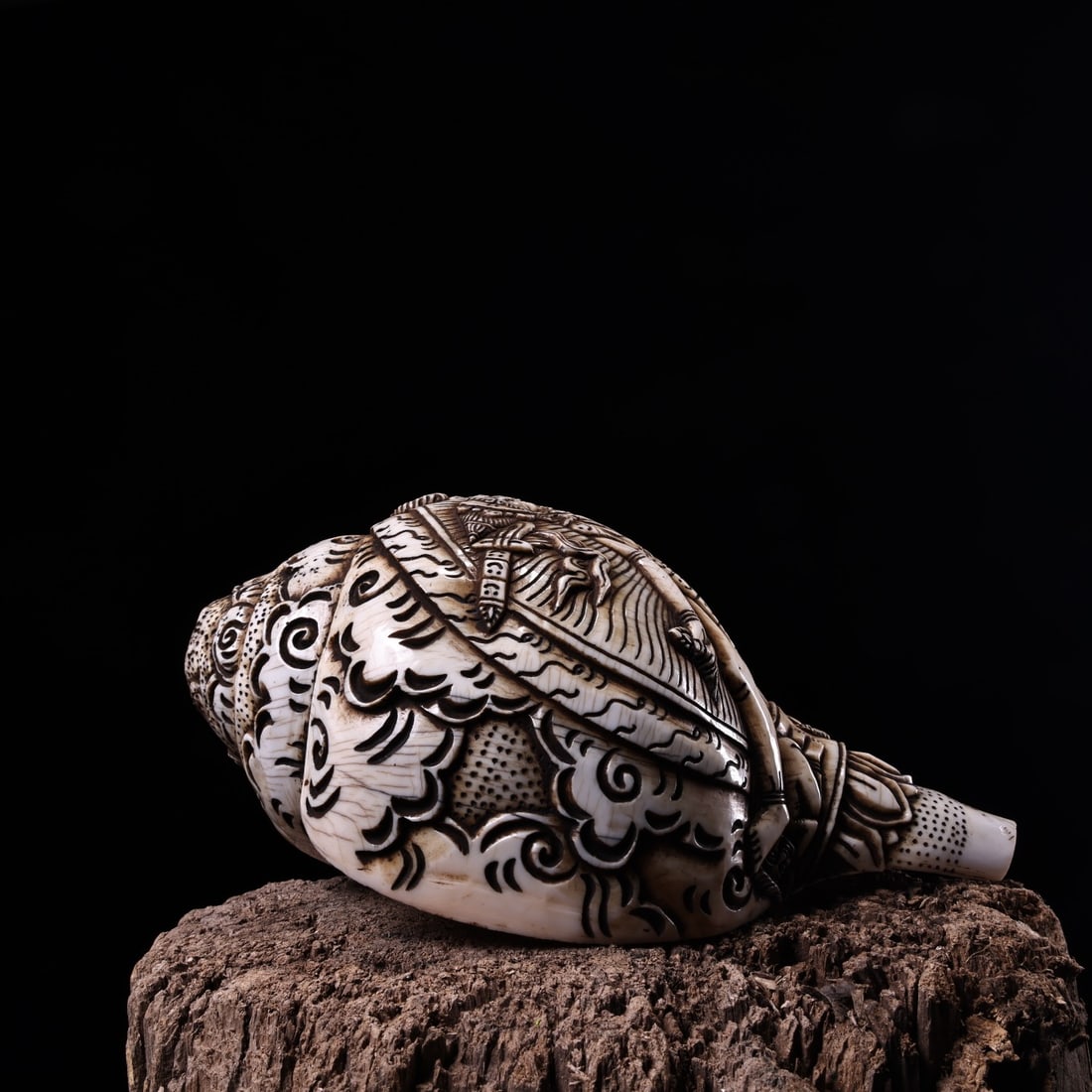 An Exquisite Conch Buddha Statue Pattern Ornament - 7