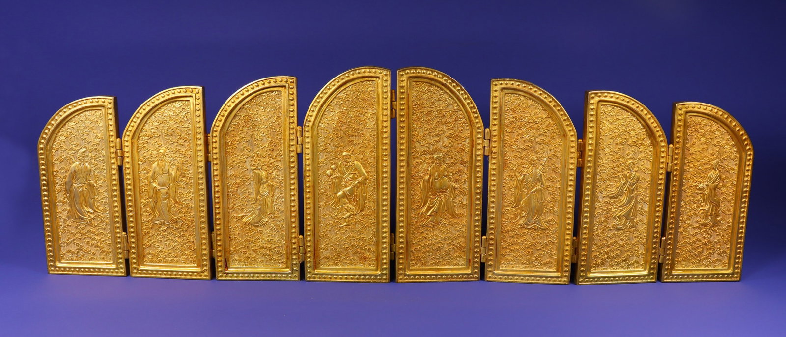 An Exquisite Gilt Bronze Auspicious Cloud and Figure Pattern Screen,With Inscription (1 of 9)