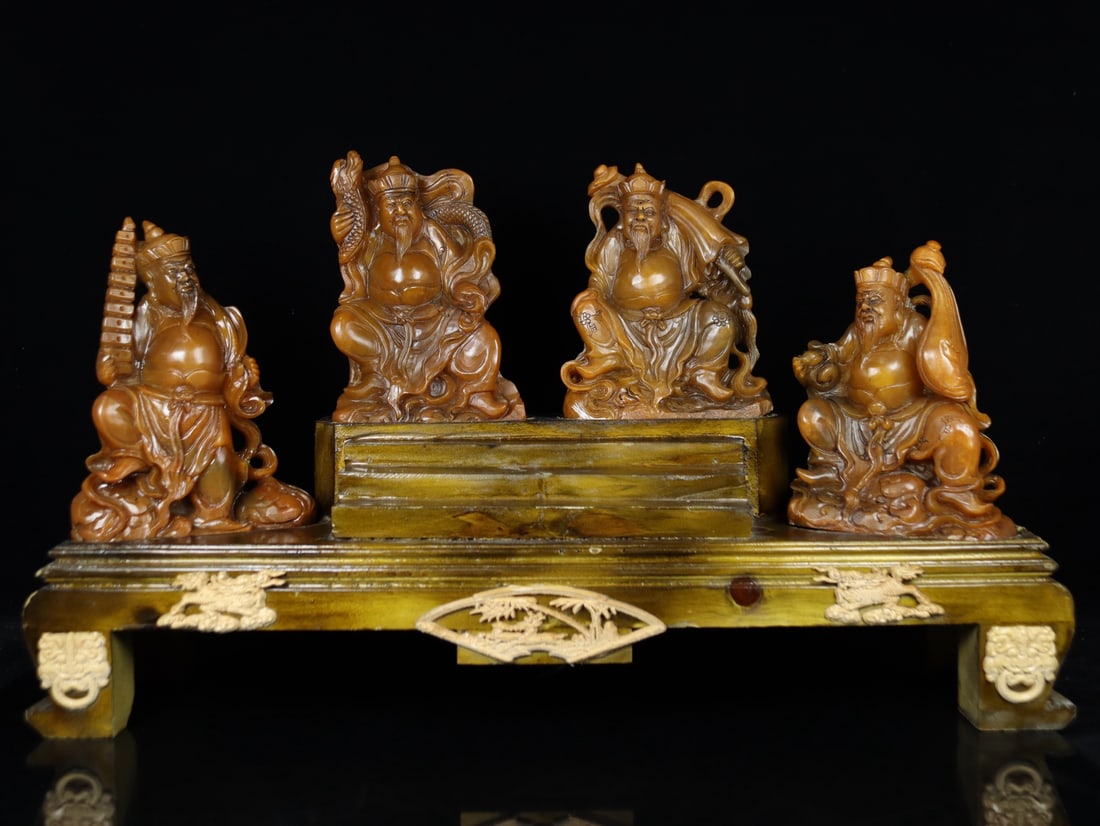 A Set of Huge Tianhuang Stone Figure-Shaped Seals: A Set of Huge Tianhuang Stone Figure-Shaped Seals,Qing Dynasty, China,Zhang Daqian Mark,Size:22.4inx14.2inx5.9in,Weight:4.51g一套田黄石人物形印