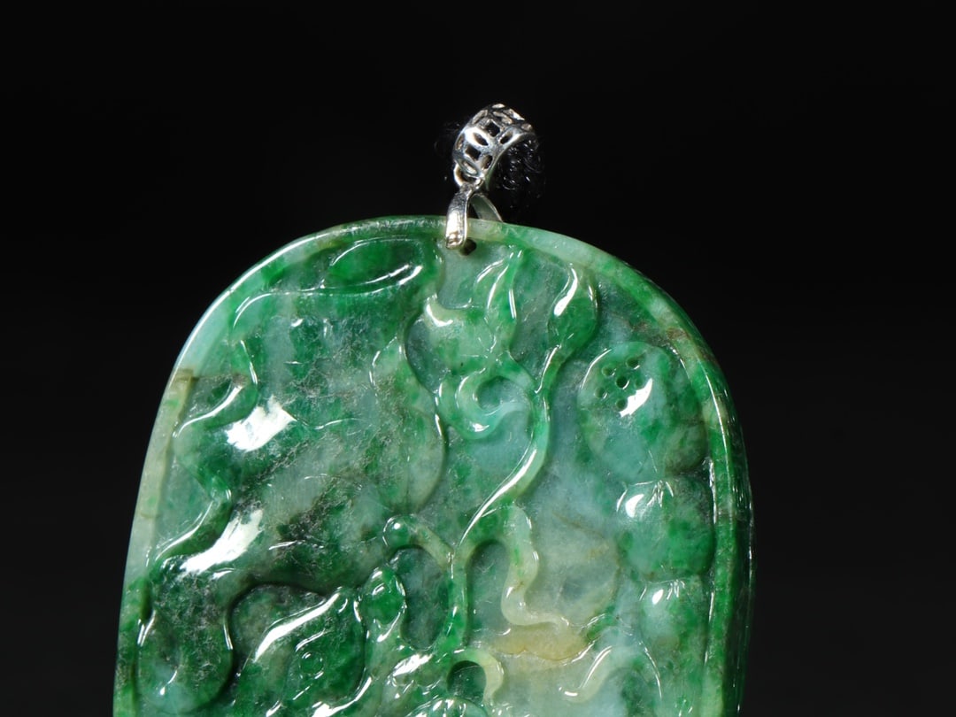An Exquisite Jadeite Phoenix Pattern Pendant - 7