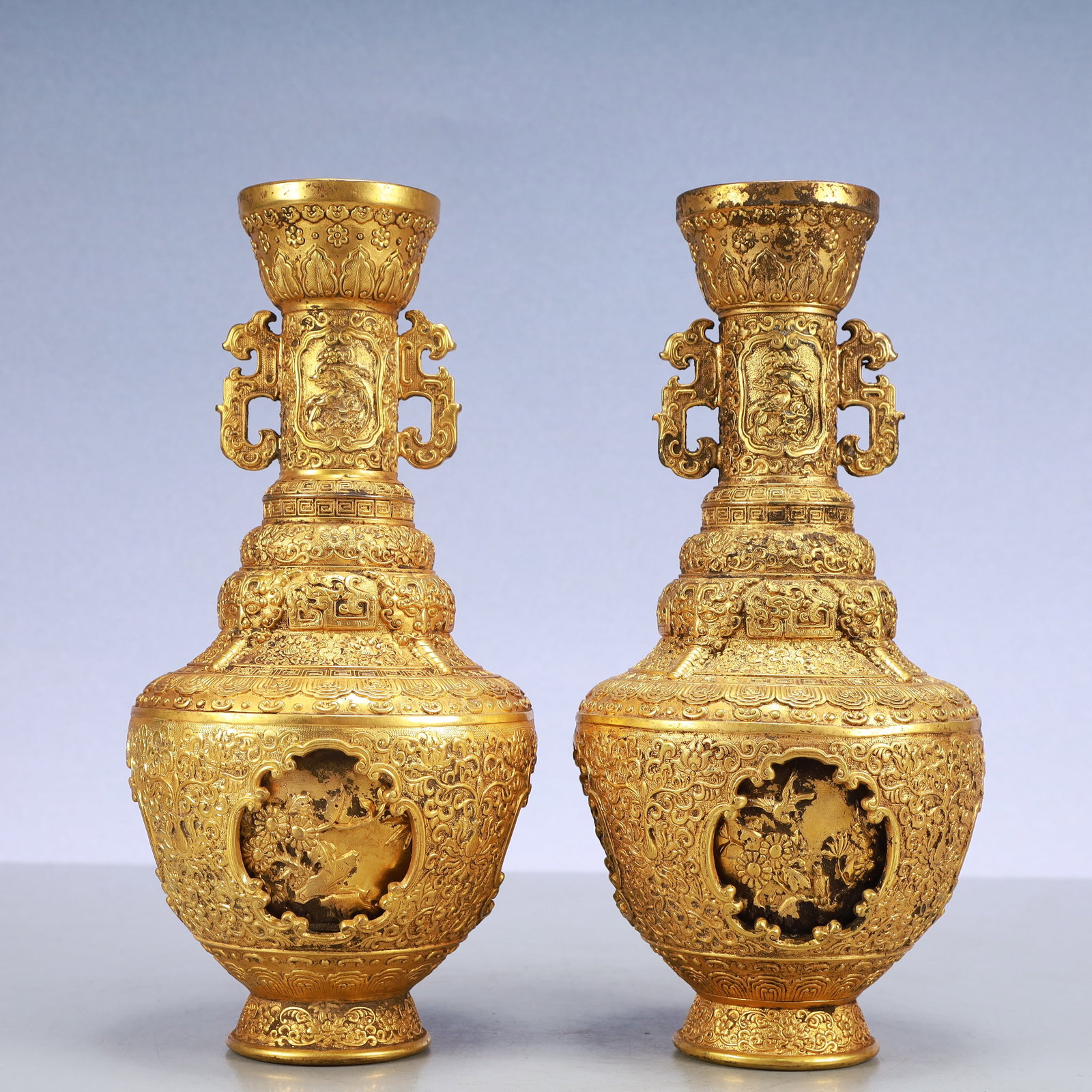 A Exquisite A pair of Gilt Bronze Lotus Pattern Flower and Bird Pattern Dragon Pattern Double-Ears: A Exquisite A pair of Gilt Bronze Lotus Pattern Flower and Bird Pattern Dragon Pattern Double-Ears Vase Ming Dynasty, China Yongle Six-character Mark Size:4.7inx10.6in Weight:3750g一对&