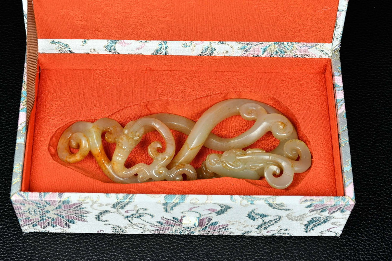 An Exquisite White Jade Hollow Dragon Ornament (1 of 9)