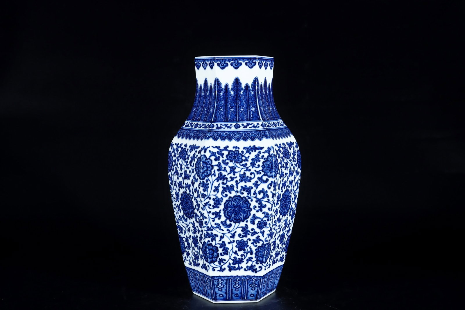 A Rare Blue and White Lotus Pattern Vase: A Rare Blue and White Lotus Pattern Vase,Qing Dynasty, China,Qianlong Six-character Mark,Size:15.4inx8.5in青花缠枝莲纹瓶,中国清代,
