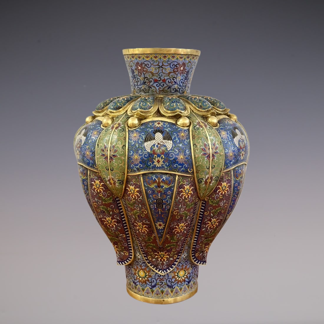 An Exquisite Cloisonne Lotus Pattern Crane Pattern Vase: An Exquisite Cloisonne Lotus Pattern Crane Pattern Vase Qing Dynasty, China Kangxi Four-character Mark Size:23.6inx17.7in Weight:25.8kg景泰蓝蝉瓶