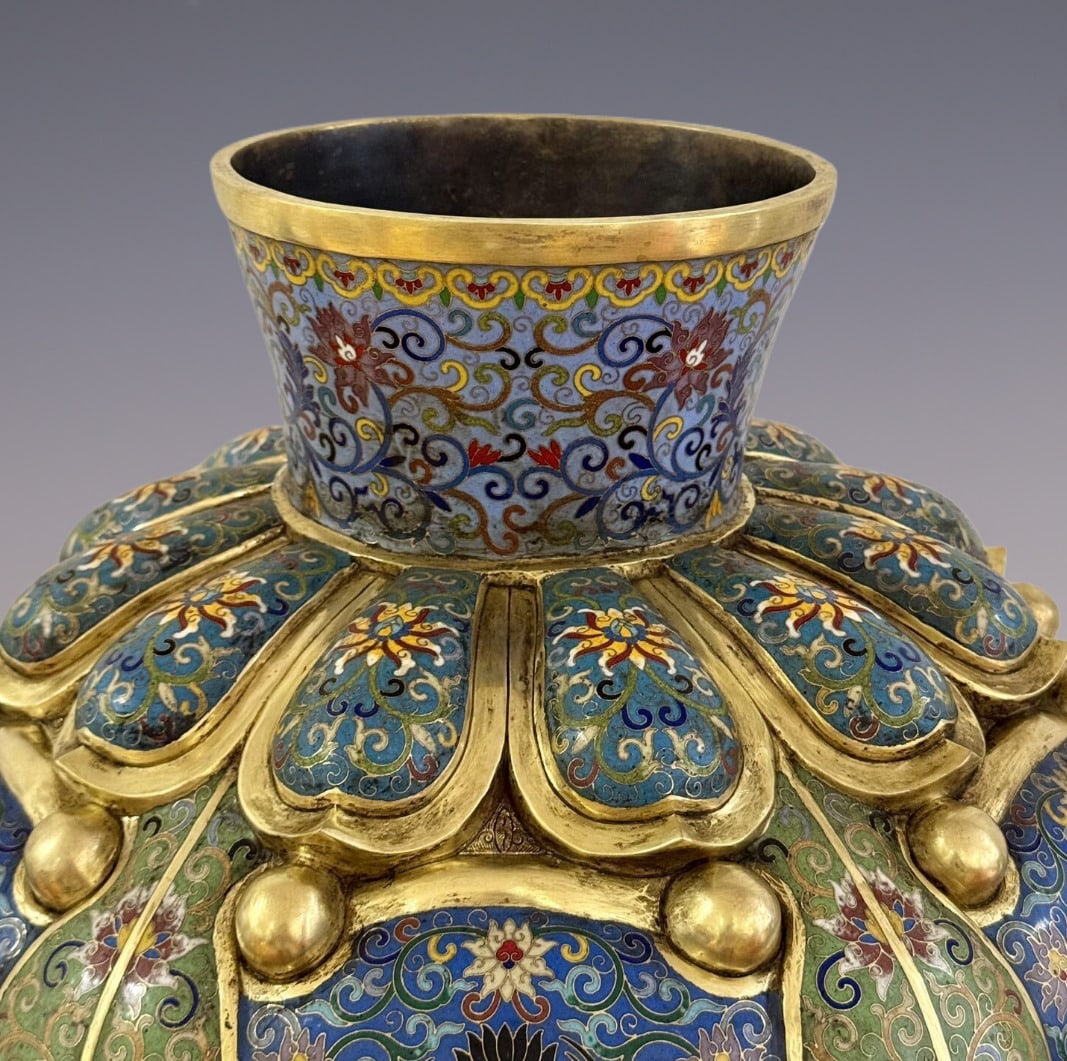 An Exquisite Cloisonne Lotus Pattern Crane Pattern Vase - 2