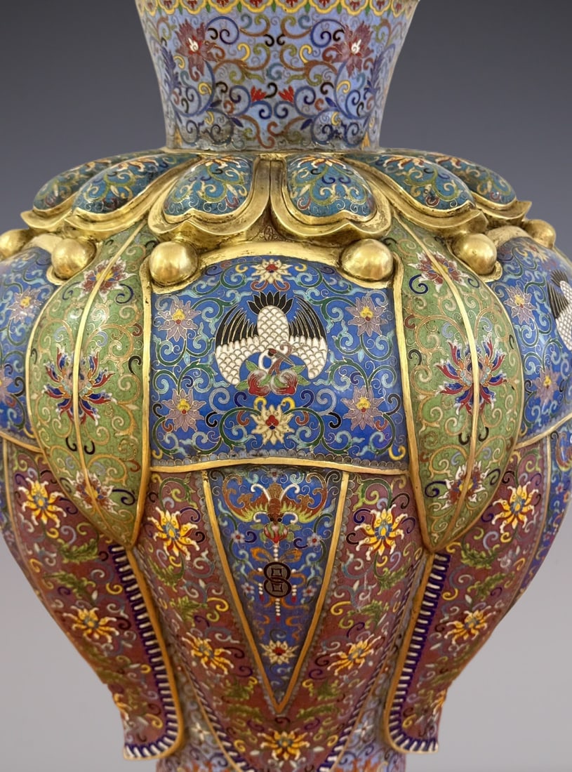 An Exquisite Cloisonne Lotus Pattern Crane Pattern Vase - 3