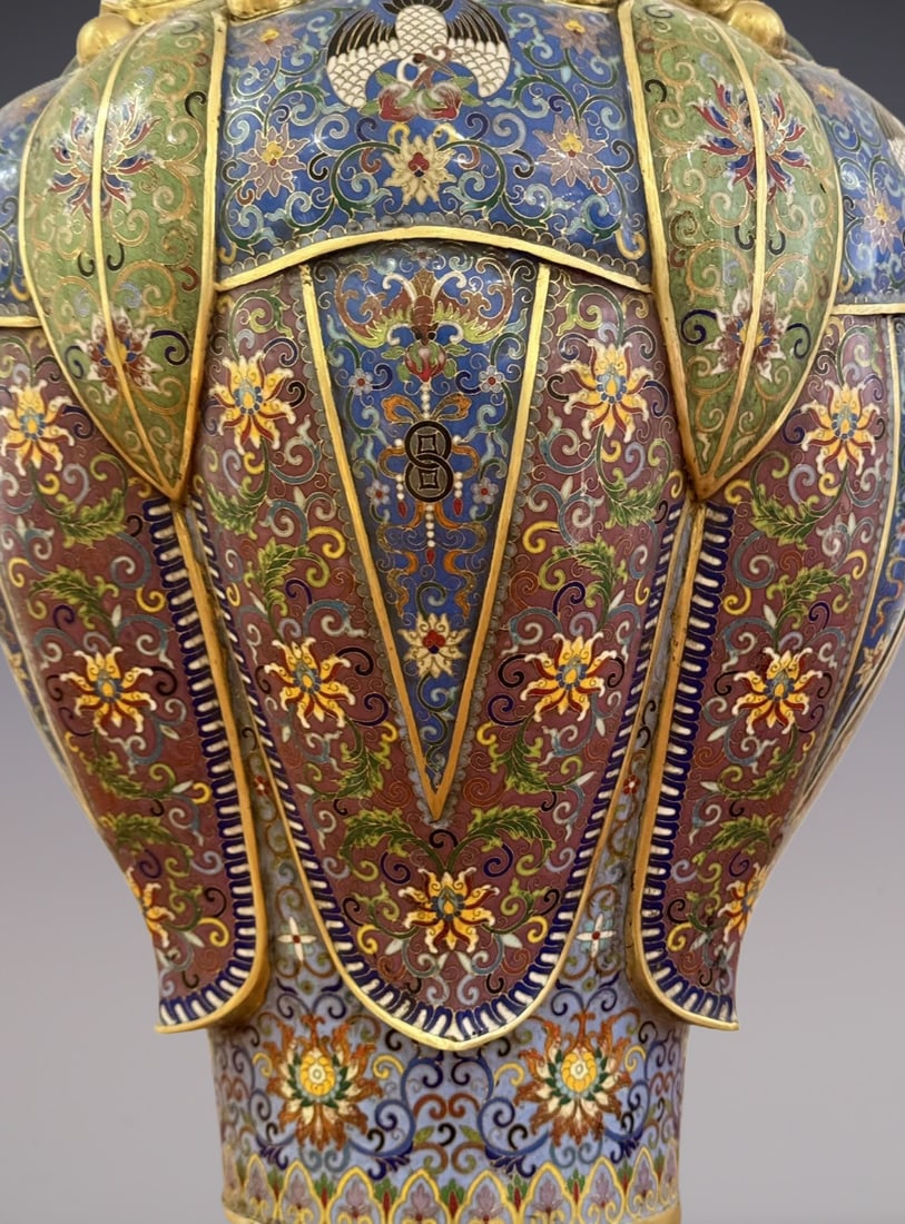 An Exquisite Cloisonne Lotus Pattern Crane Pattern Vase - 4