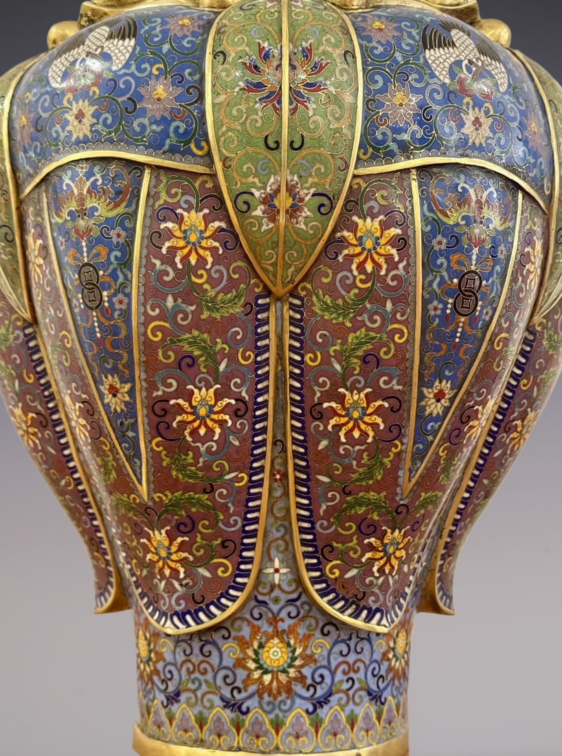 An Exquisite Cloisonne Lotus Pattern Crane Pattern Vase - 6