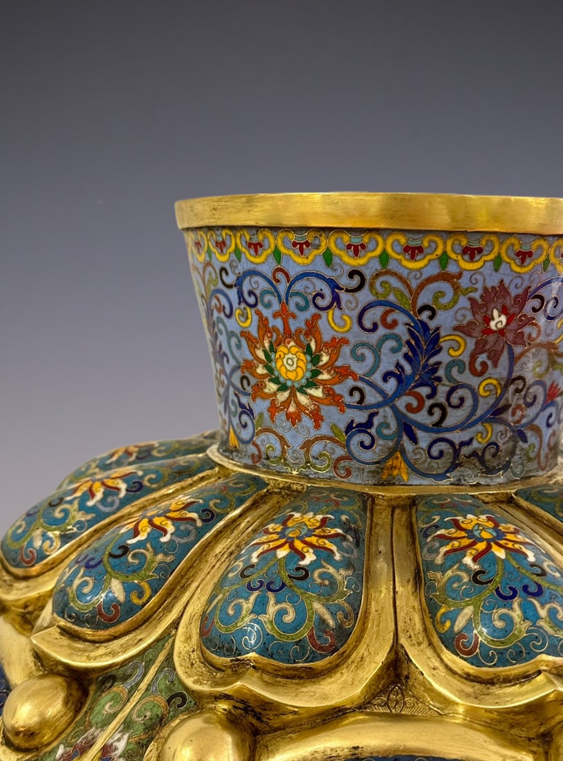 An Exquisite Cloisonne Lotus Pattern Crane Pattern Vase - 7