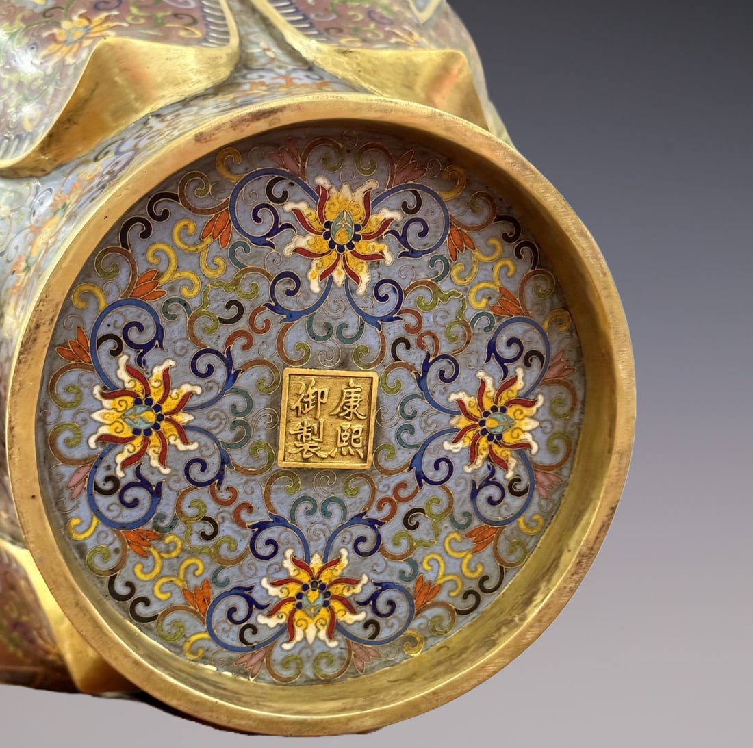 An Exquisite Cloisonne Lotus Pattern Crane Pattern Vase - 9