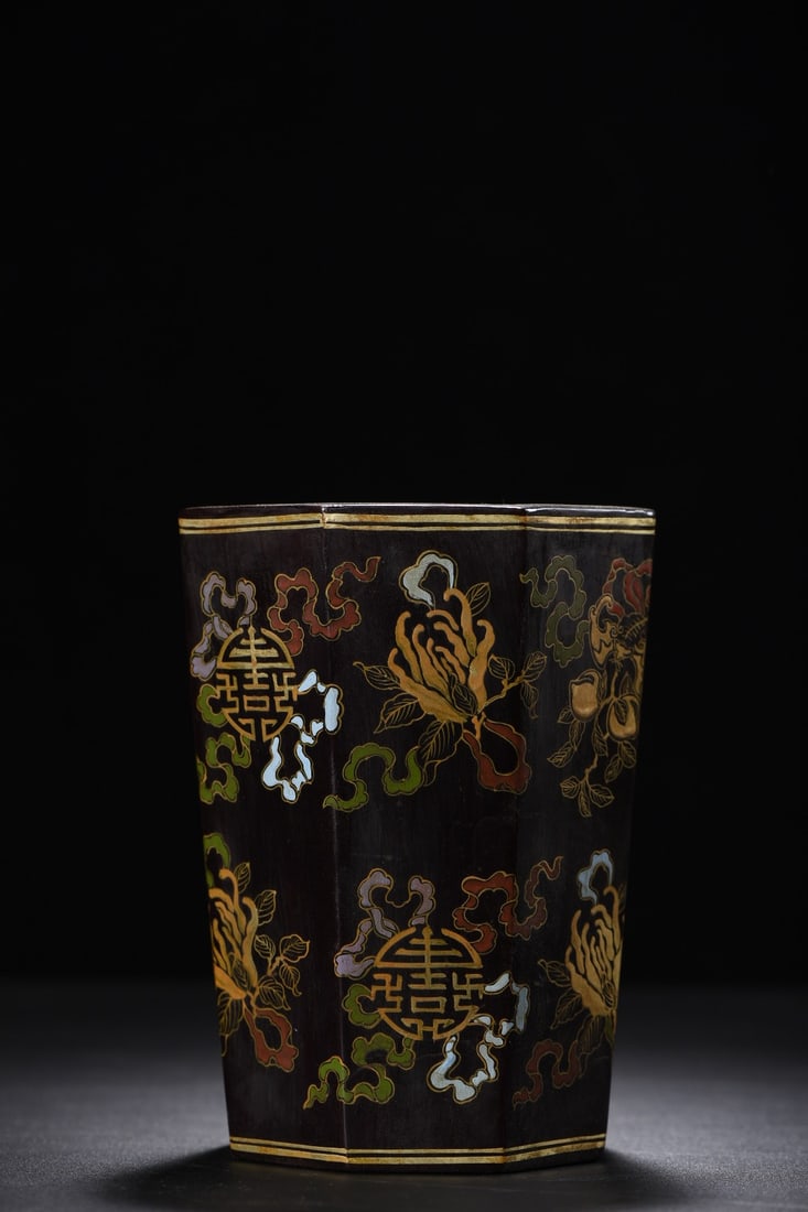 An Exquisite Wooden Lacquerware Painted Gold Shou-Character Fruit Pattern Brush Pot: An Exquisite Wooden Lacquerware Painted Gold Shou-Character Fruit Pattern Brush Pot,Qing Dynasty,China,Qianlong Four-character