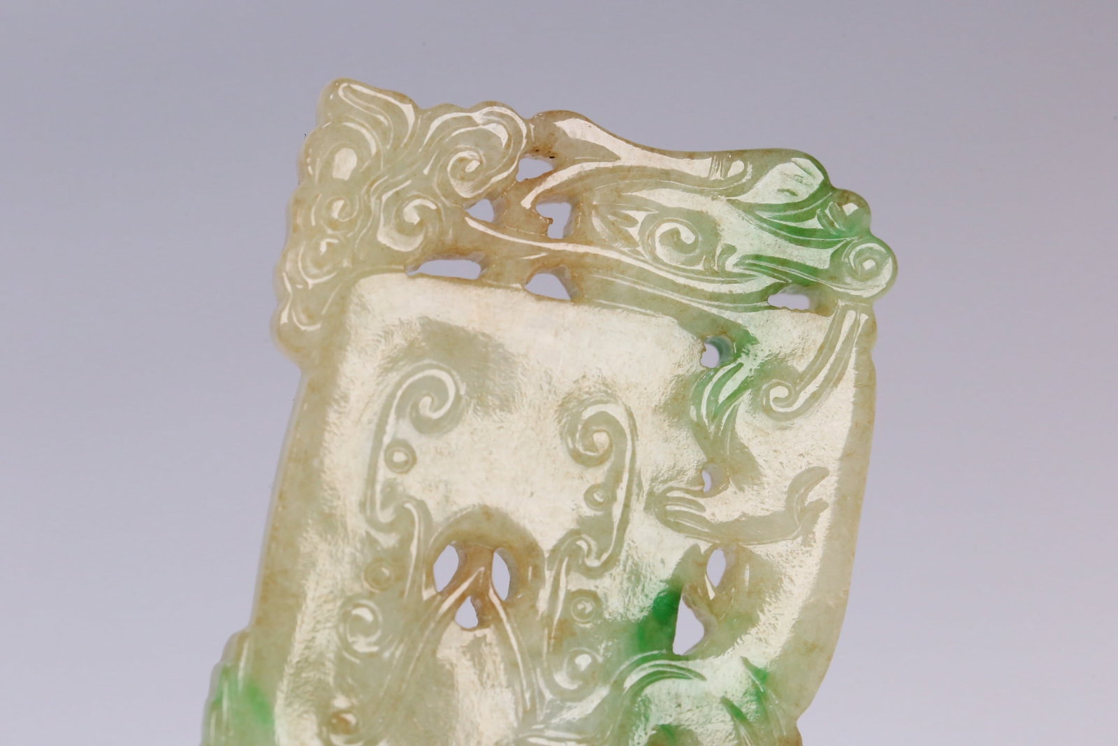An Exquisite Jadeite Chi-Dragon Pattern Pendant - 4
