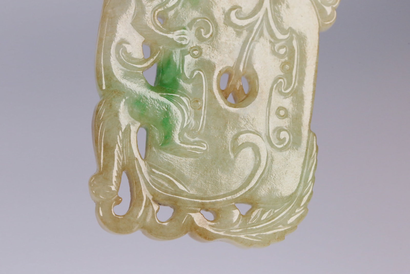 An Exquisite Jadeite Chi-Dragon Pattern Pendant - 7